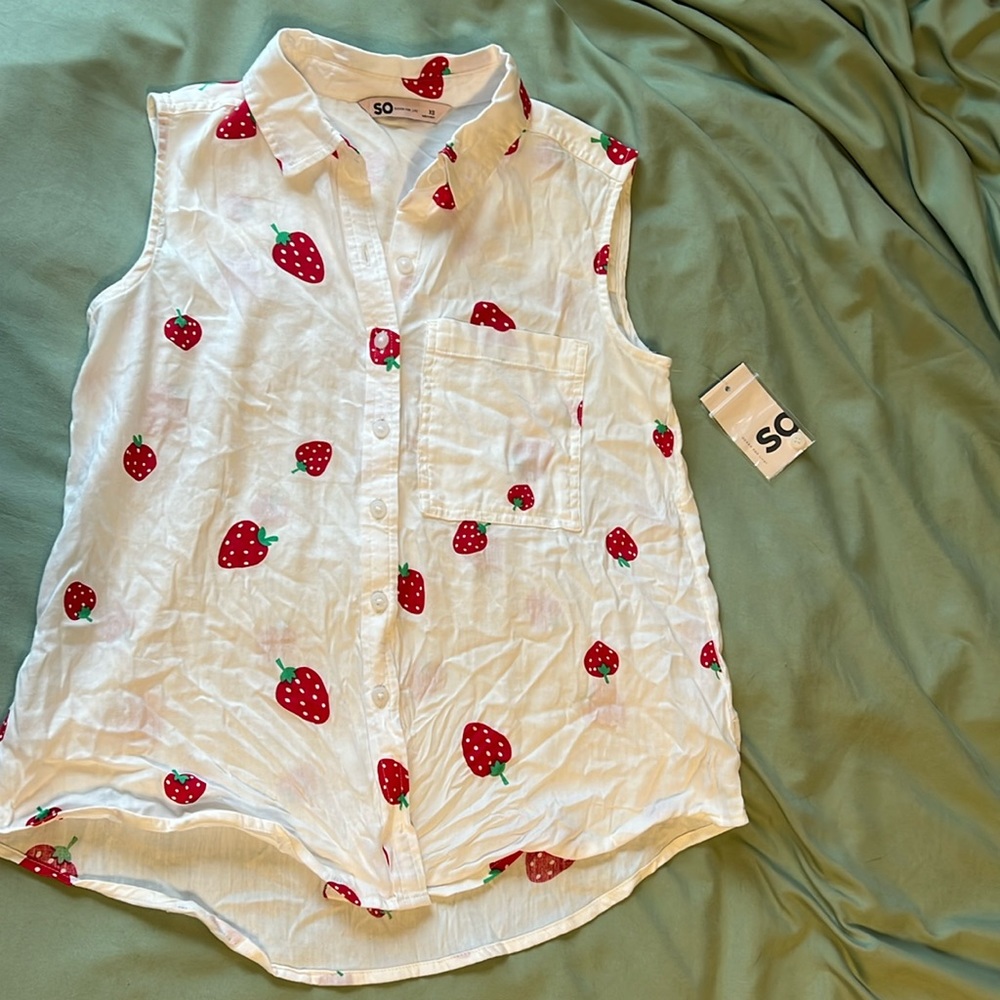 Strawberry sleeveless shirt